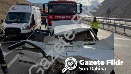 Denizli’de Feci Kaza: Kamyona Ok Gibi Saplanan Araçta Can Pazarı